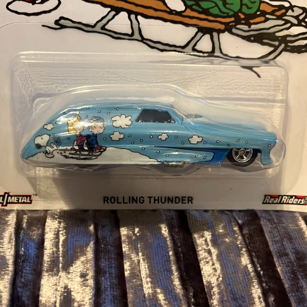 PEANUTS 2016 Real Riders Hot Wheels Cars Set of 2 - Picture 6 of 8